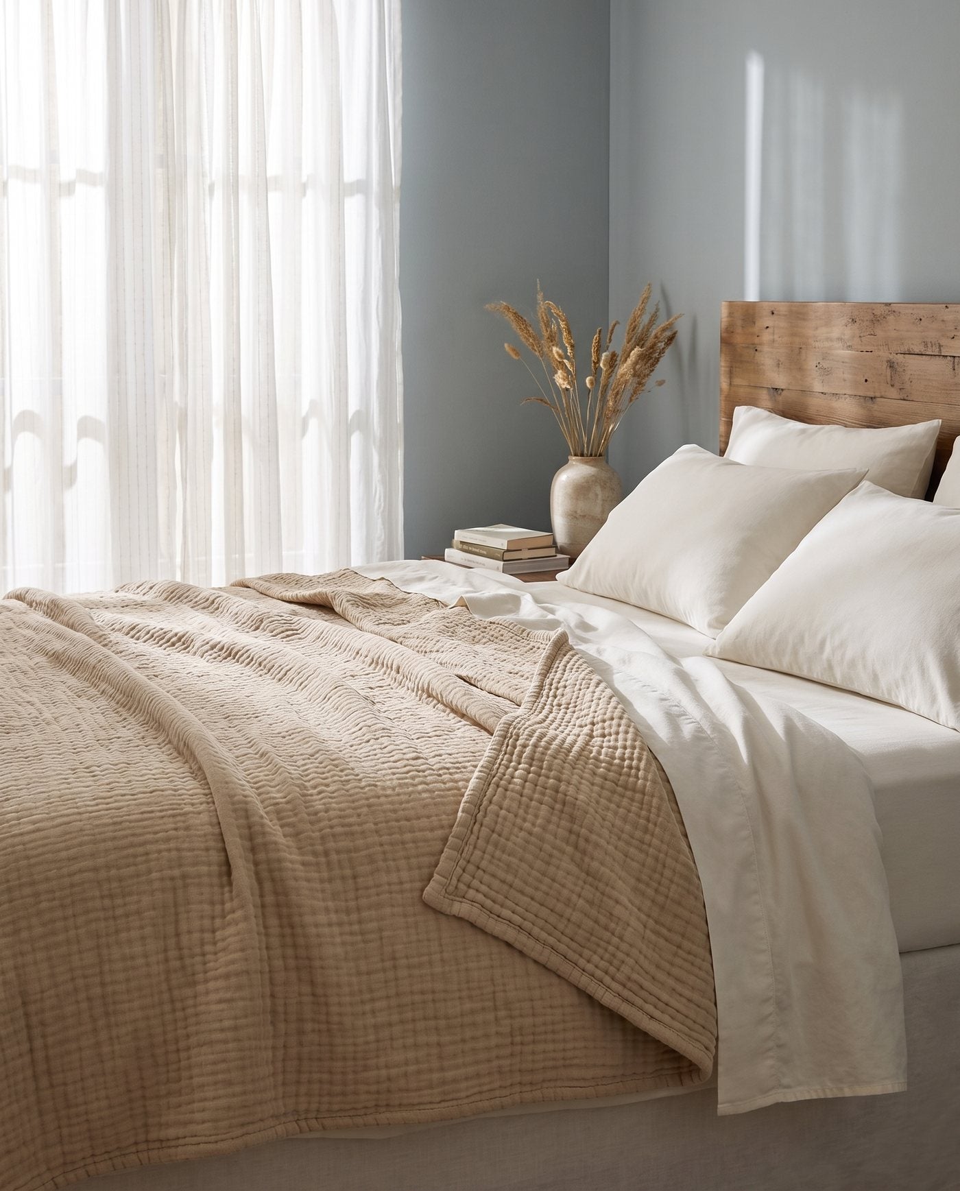 One blanket. Three seasons.